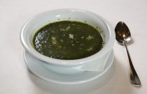 Spinach-nettle soup