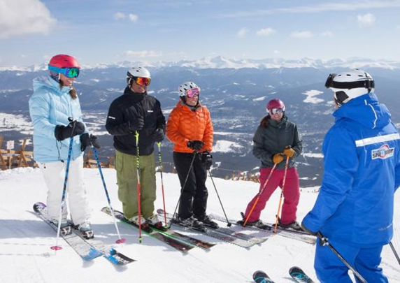 How is skiing training done in Bansko?