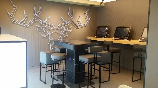 Computer zone in the lobby | Lucky Bansko SPA & Relax
