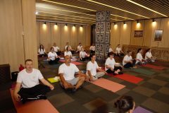 Yoga course with many participants