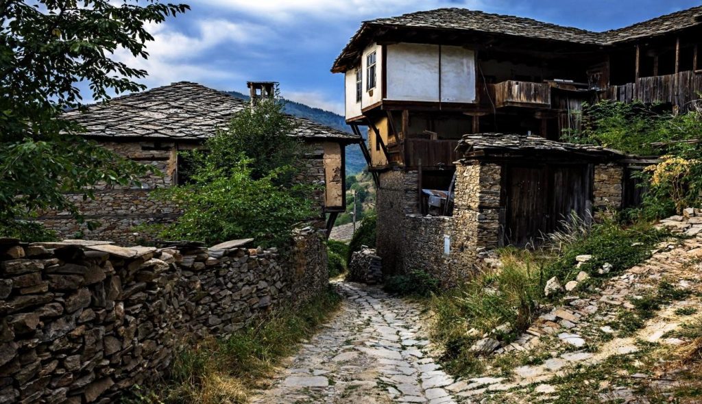 Стара къща в село Ковачевица