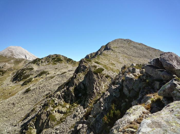 Climbing Muratov peak
