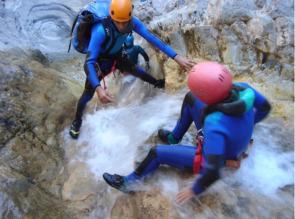 What is canyoning in Bansko?