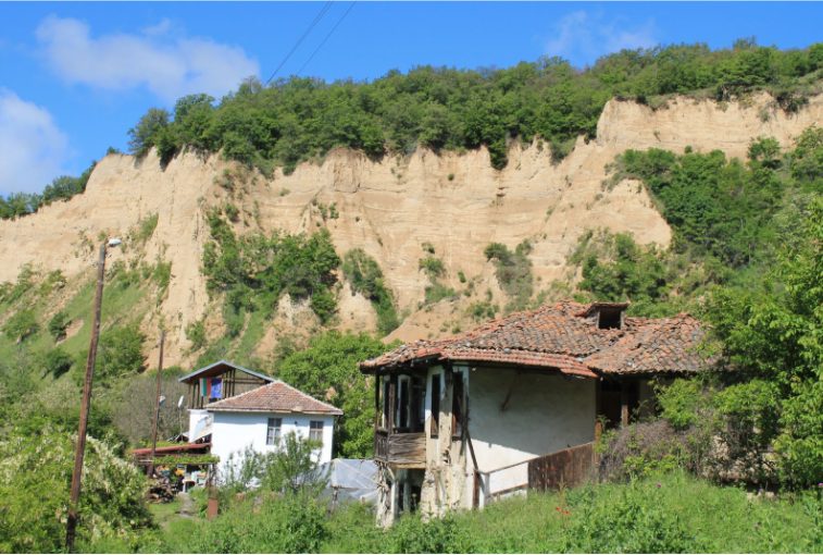 Пясъчният тунел при село Любовище