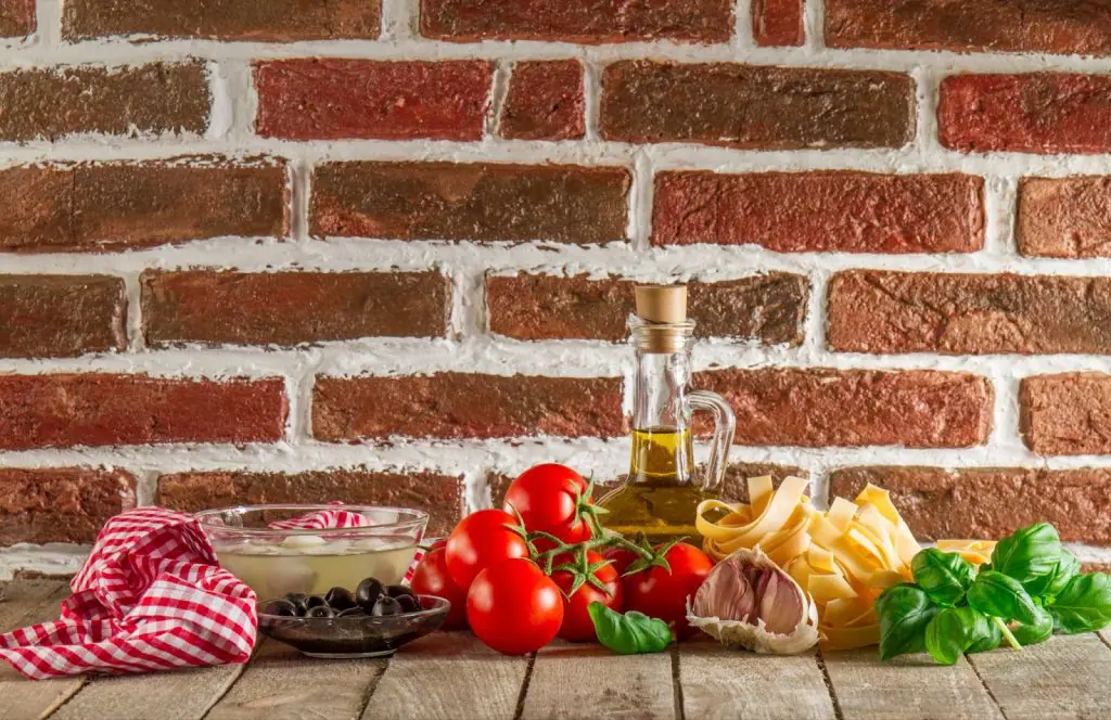композиция на италиански хранителни продукти